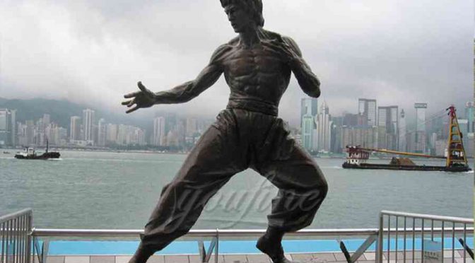 Life size famous kongfu garden bronze Bruce Lee statue